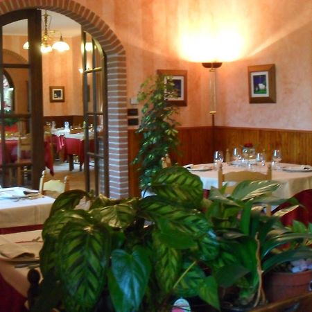 Ristorante Albergo Da Maurizio Cravanzana Eksteriør bilde