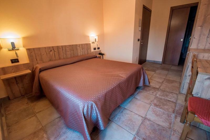 Ristorante Albergo Da Maurizio Cravanzana Eksteriør bilde