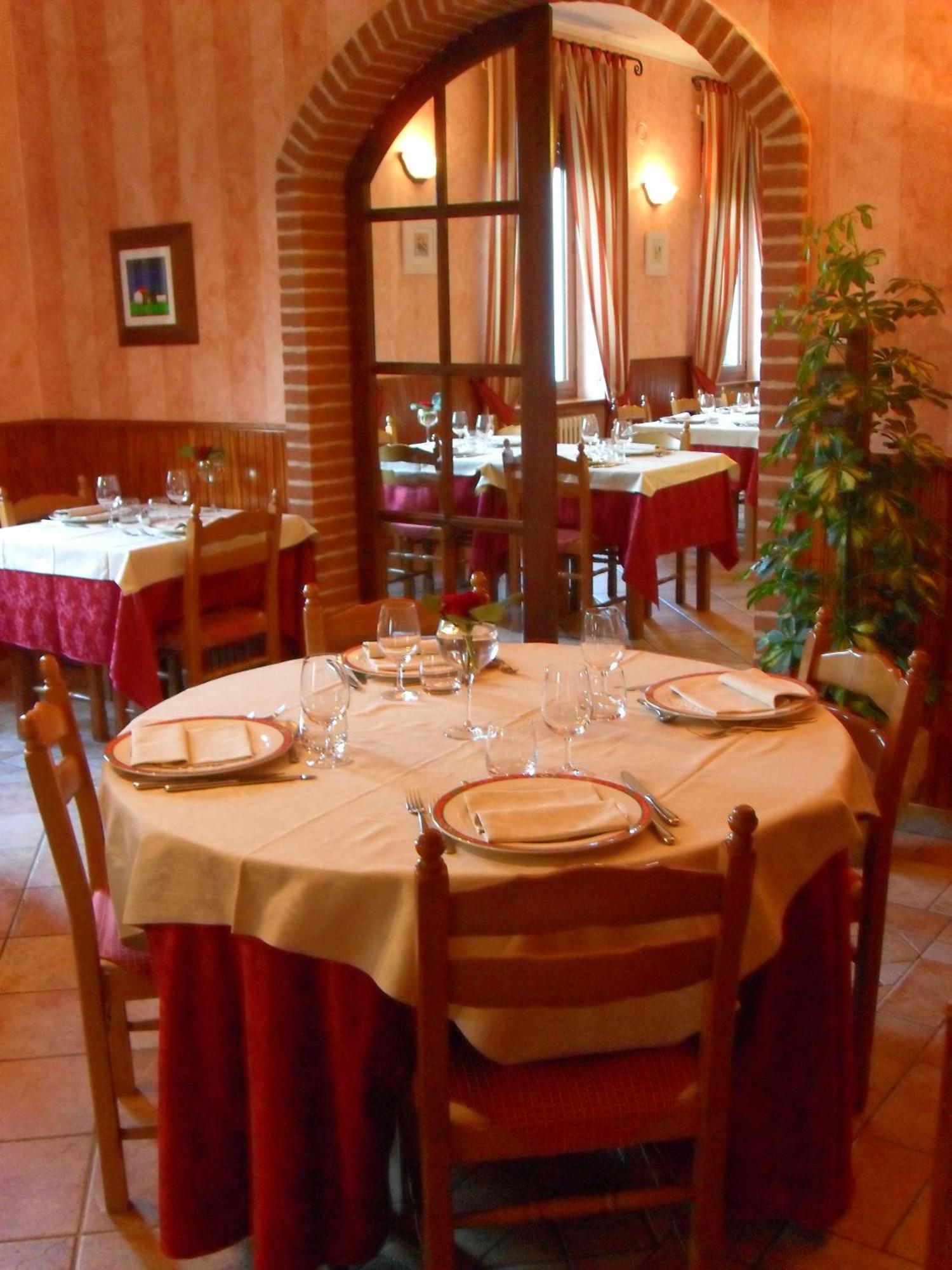Ristorante Albergo Da Maurizio Cravanzana Eksteriør bilde